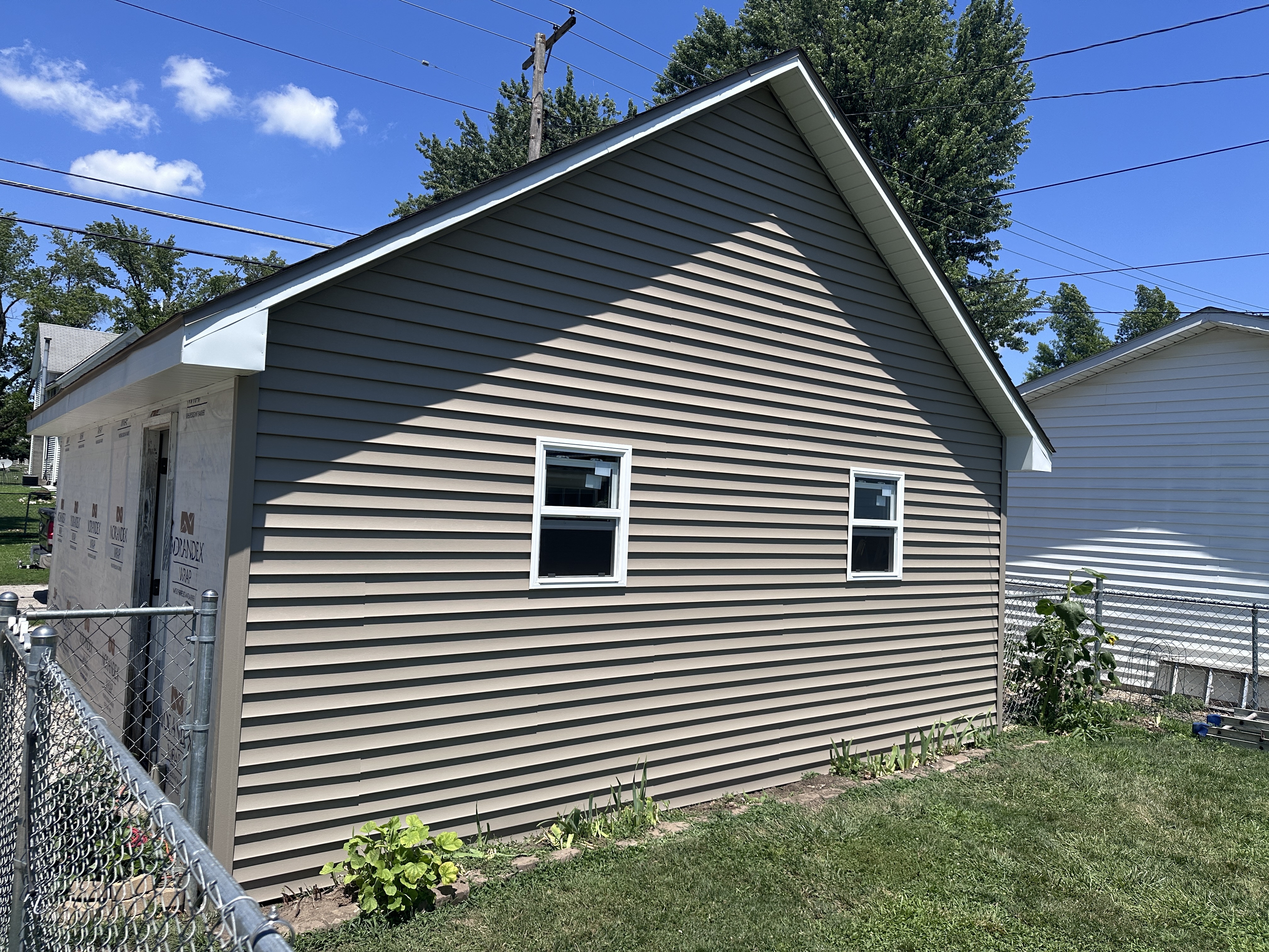 Charcoal Lap With Gable